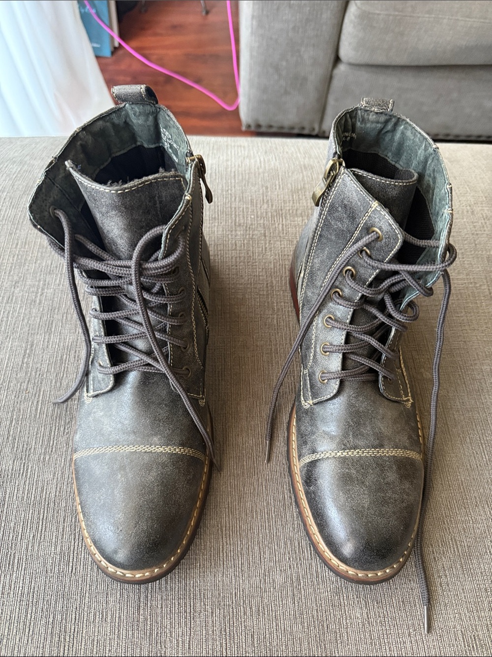Ferro Aldo Men's Distressed Gray Lace up boots